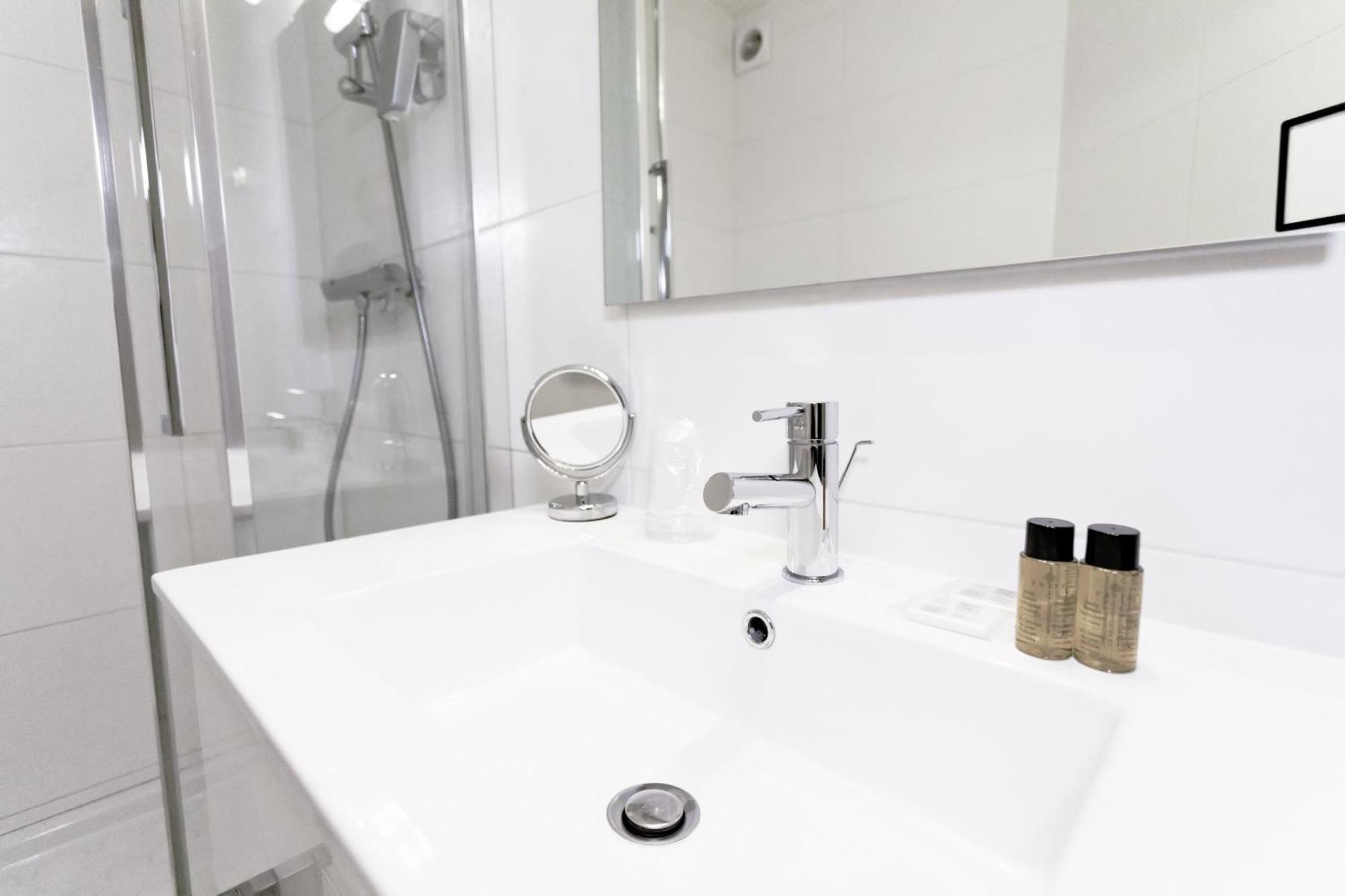 Le Saint Louis Hotel Амиен Екстериор снимка