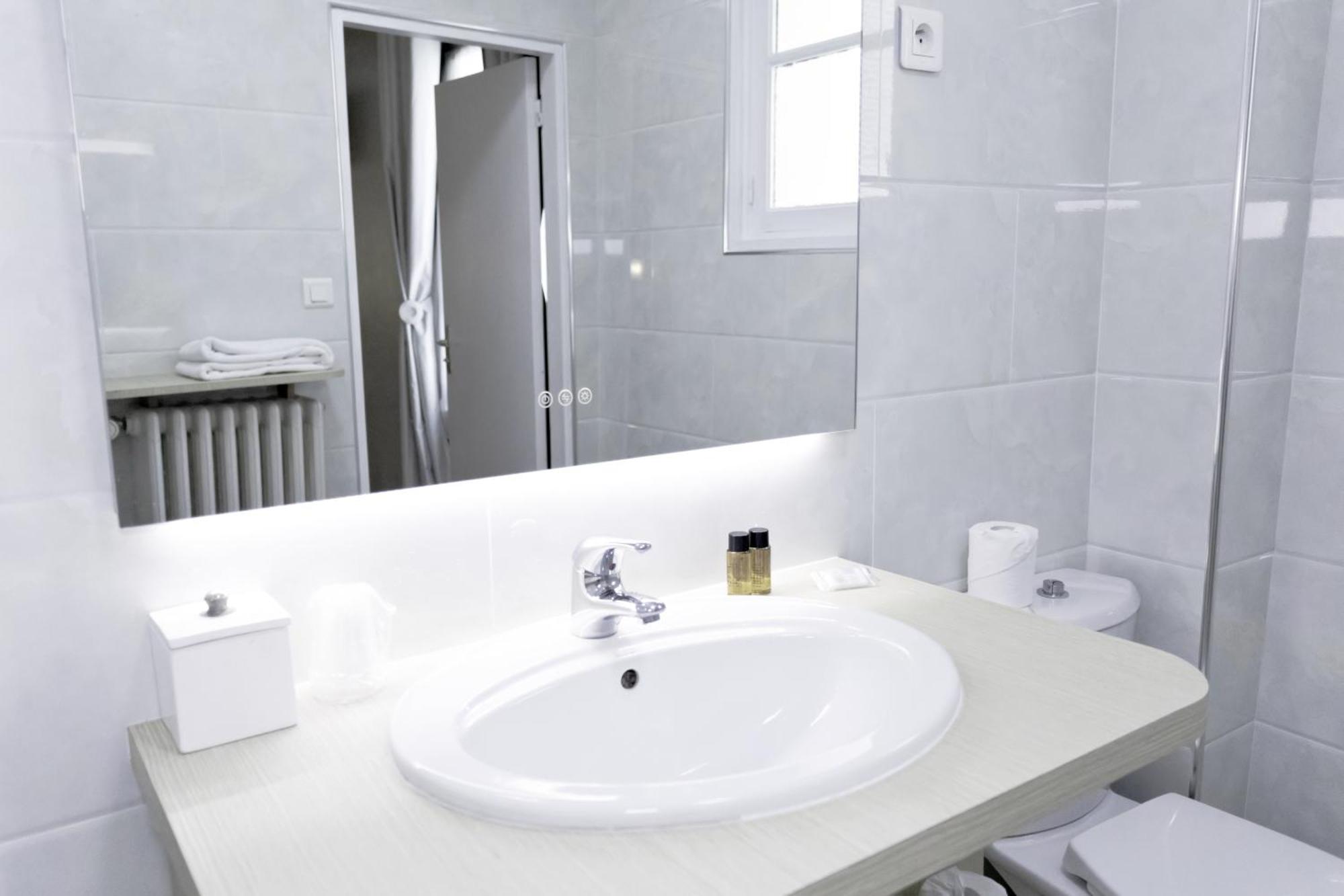 Le Saint Louis Hotel Амиен Екстериор снимка