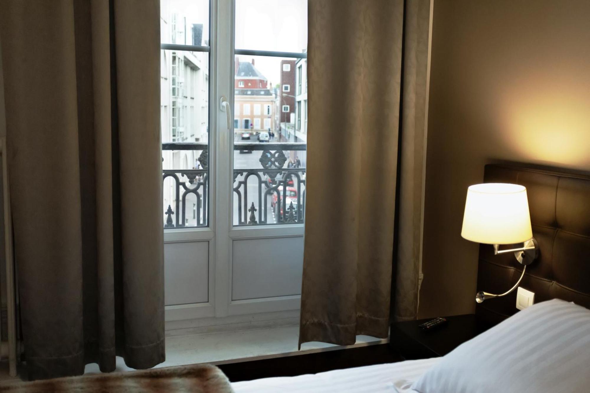 Le Saint Louis Hotel Амиен Екстериор снимка