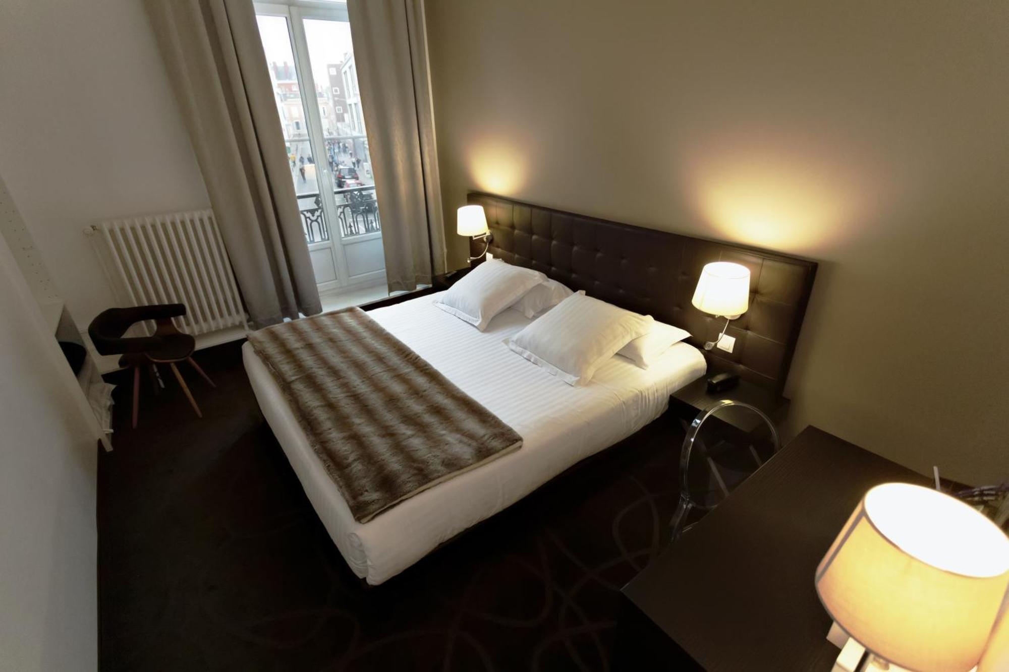 Le Saint Louis Hotel Амиен Екстериор снимка