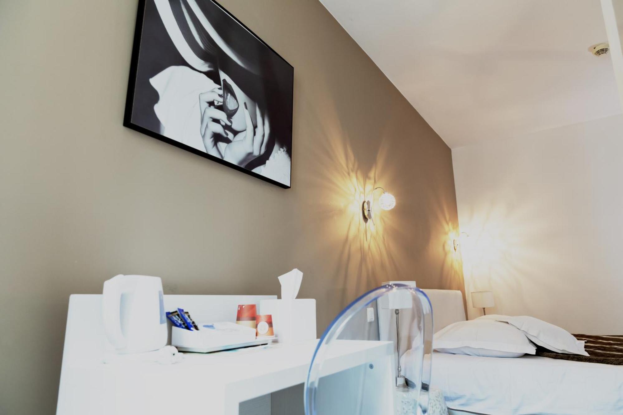 Le Saint Louis Hotel Амиен Екстериор снимка