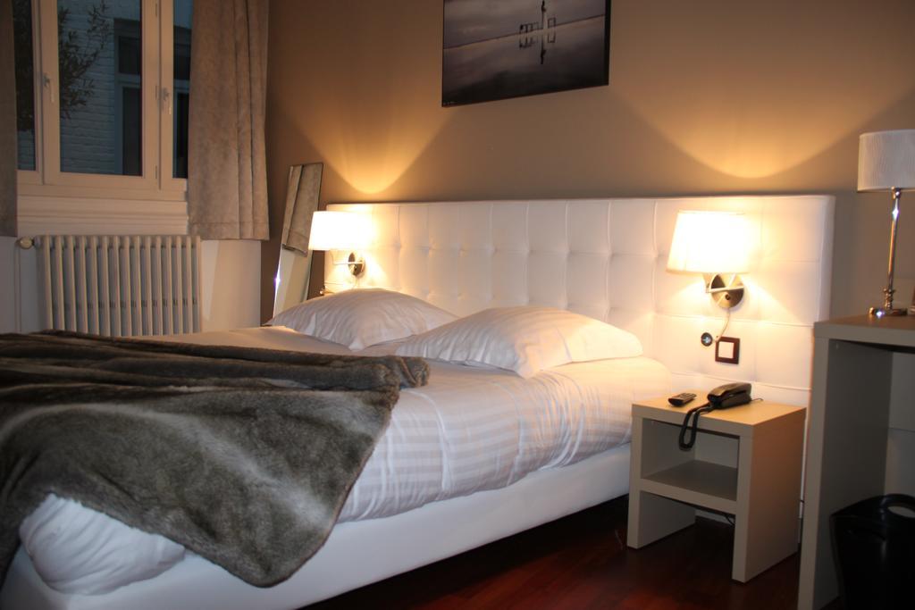 Le Saint Louis Hotel Амиен Стая снимка