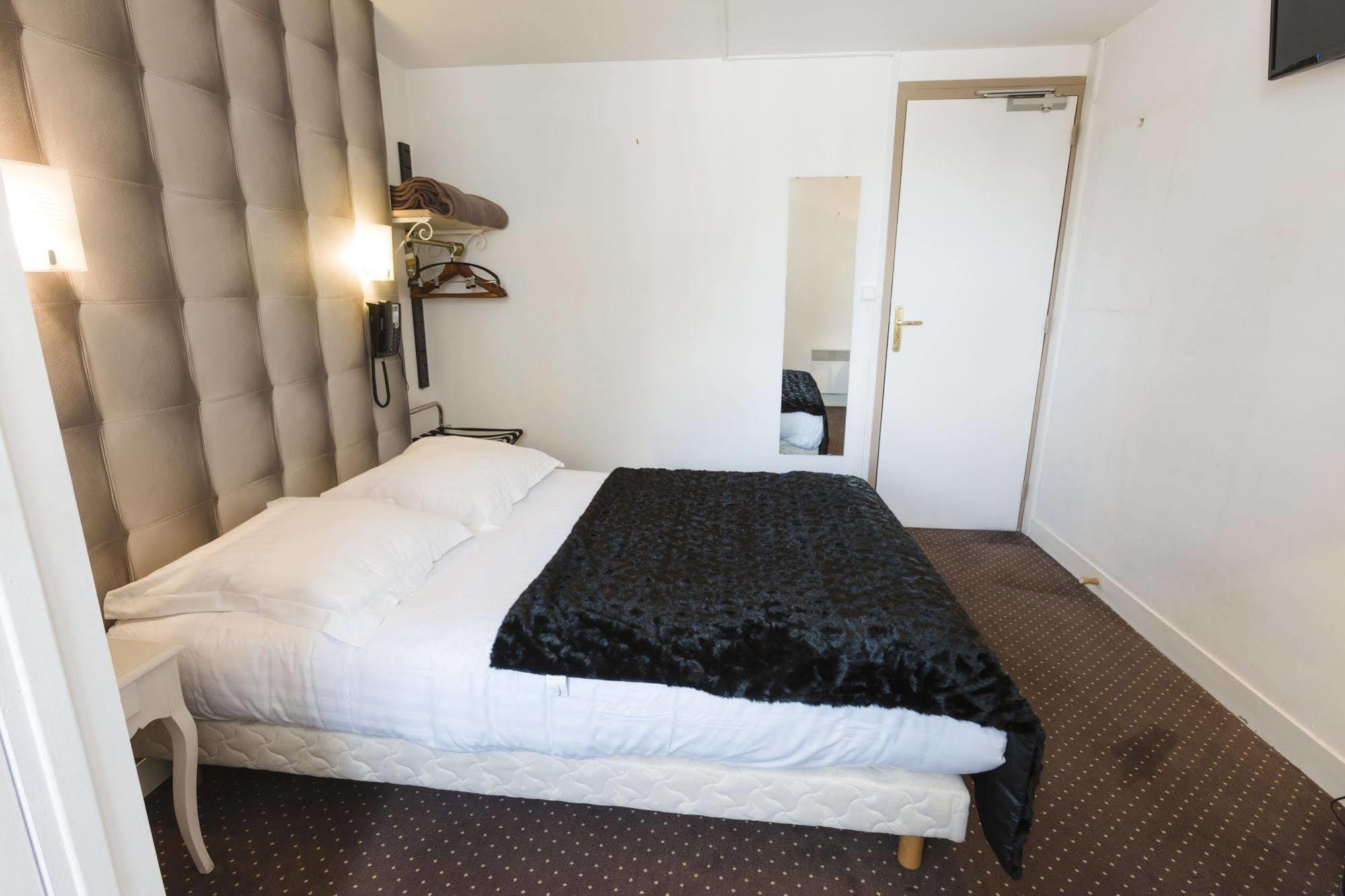 Le Saint Louis Hotel Амиен Екстериор снимка