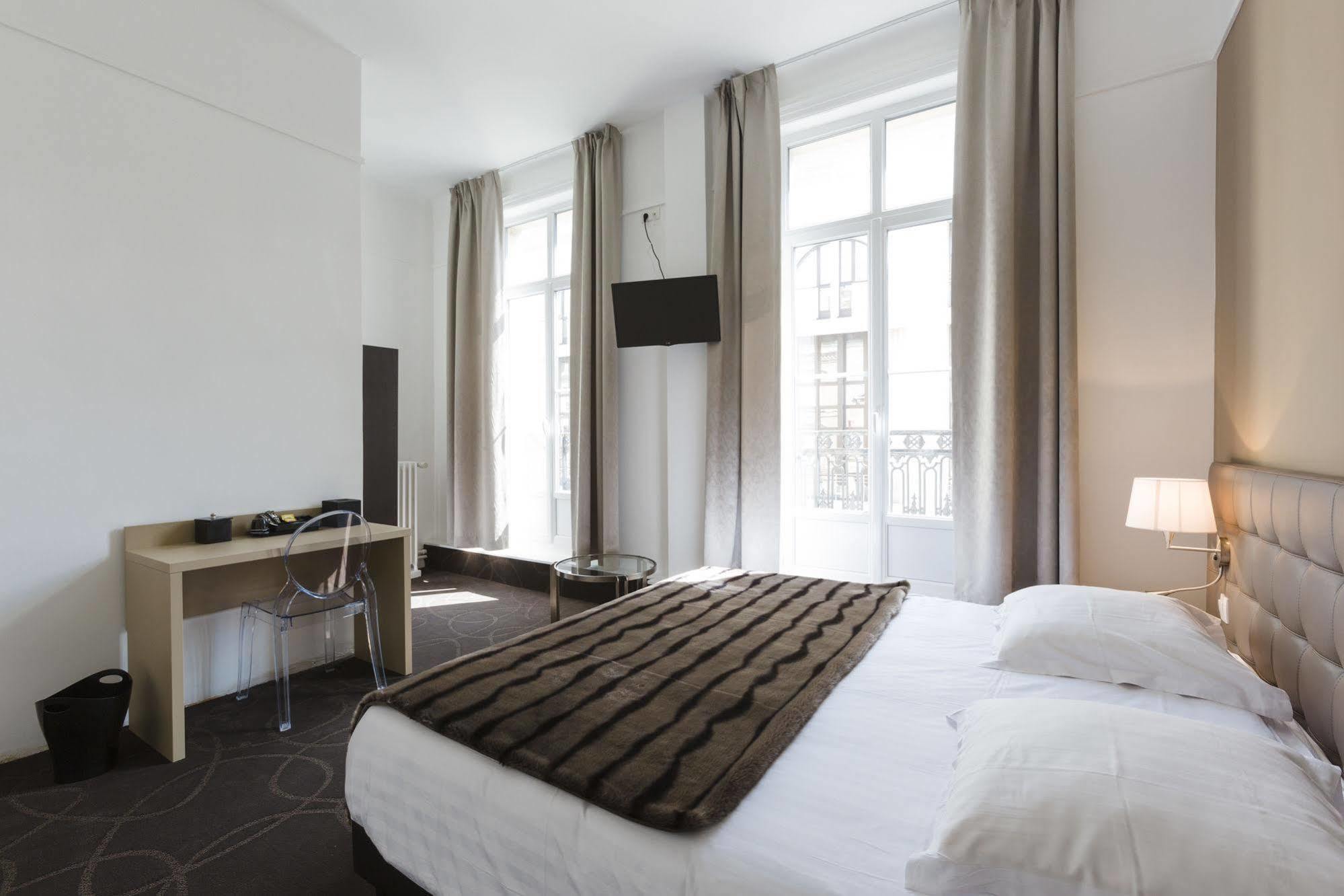 Le Saint Louis Hotel Амиен Екстериор снимка