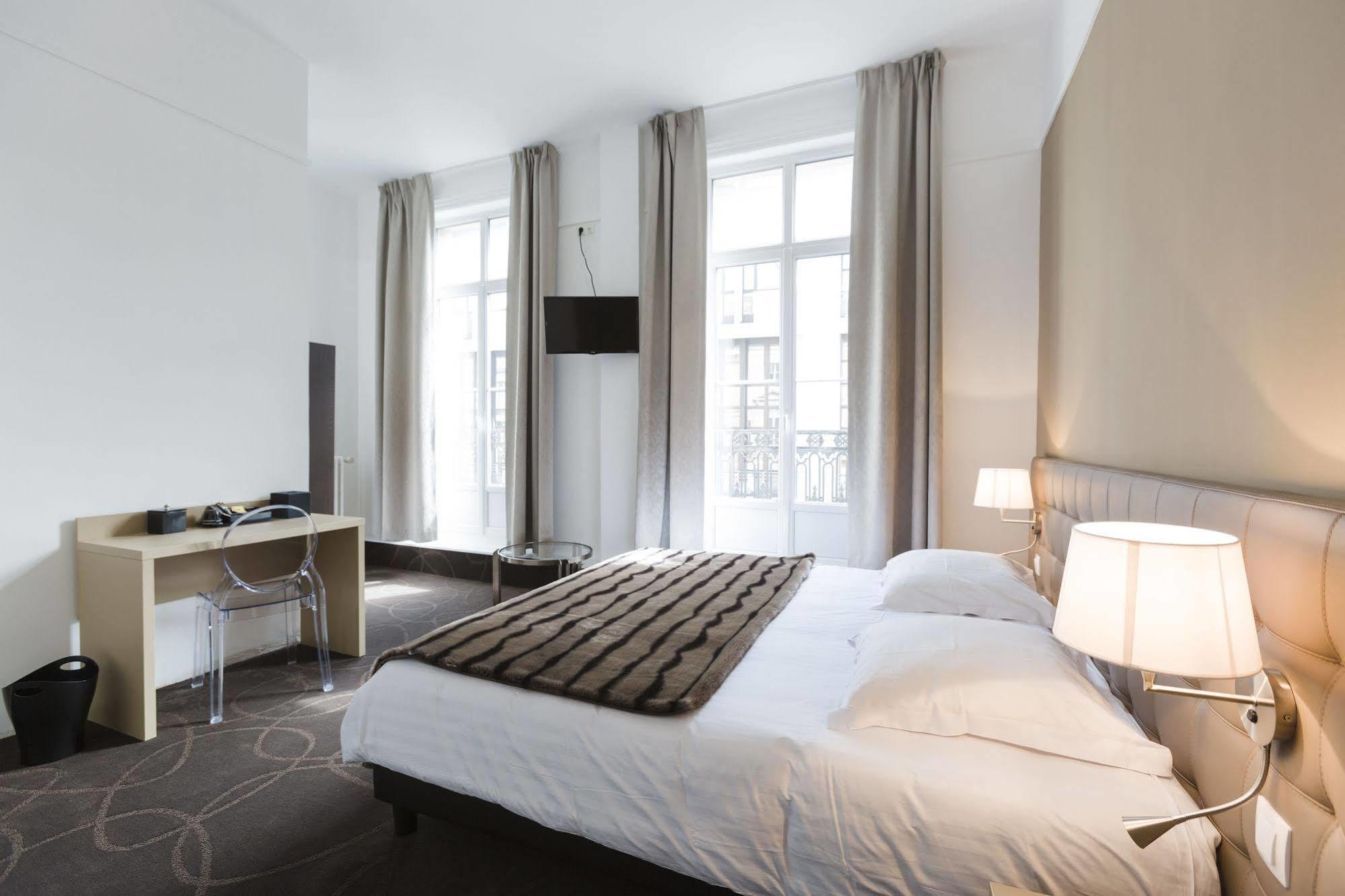 Le Saint Louis Hotel Амиен Екстериор снимка
